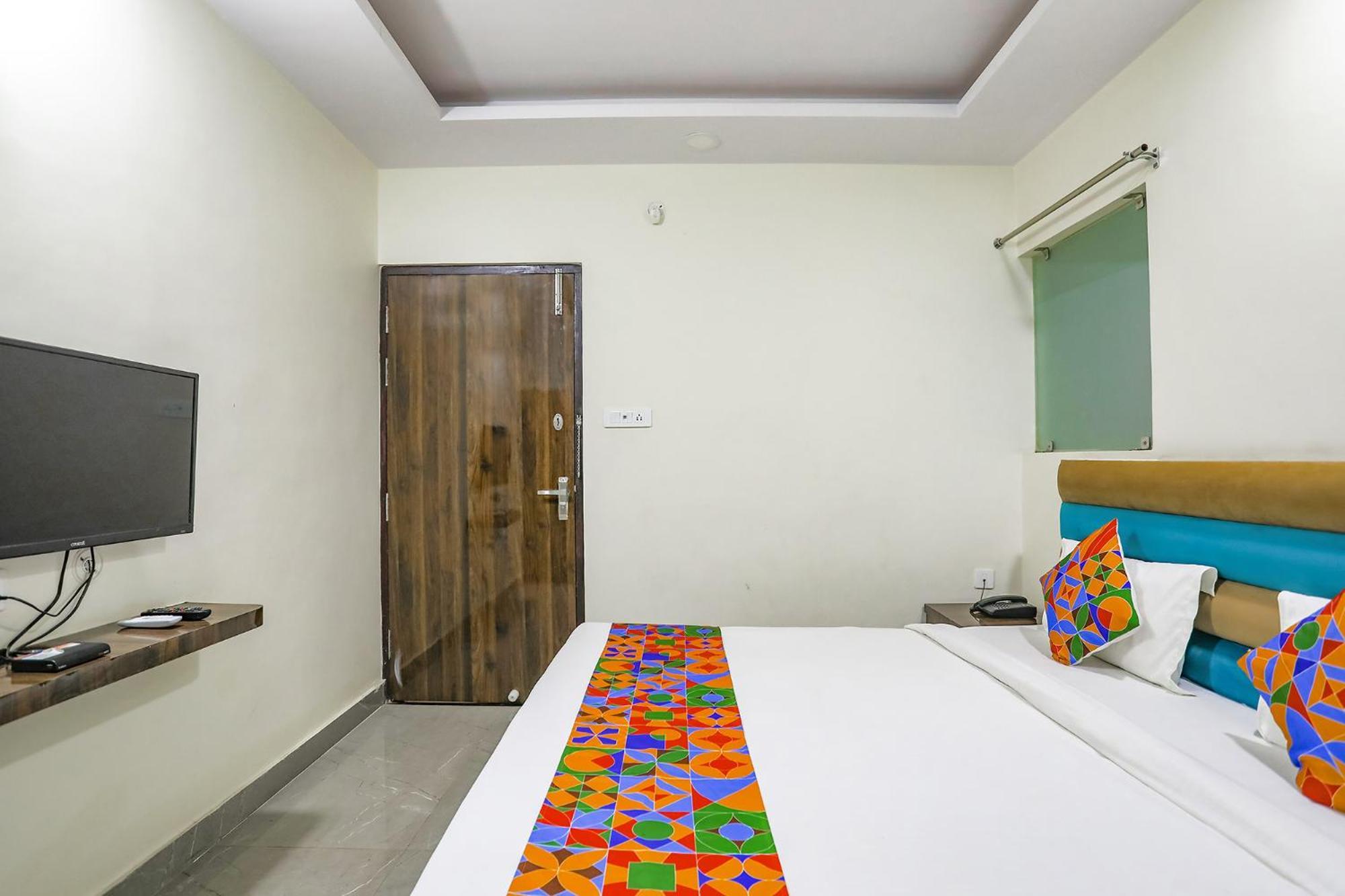 Fabhotel Sm Palace Chinhat Exterior foto